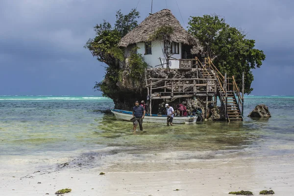 Uçurumdaki Zanzibar, Tanzanya denizde inşa ünlü 