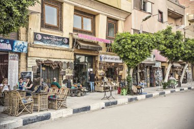 Cairo, Mısır - Nisan 2018: Eski Cairo, Cairo eski şehir, Mısır Kıpti alan hediye eşya dükkânı. Cairo Center Mısır Çarşısı