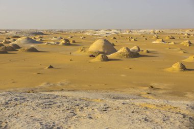 Sahra Çölü, Mısır beyaz çöl (Farafra), Bahariya arabaya Jeep