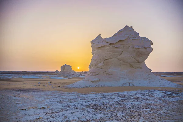 Pouštní Krajina Egyptě Bílá Poušť Egyptě Faráfra Bílé Kameny Žluté — Stock fotografie