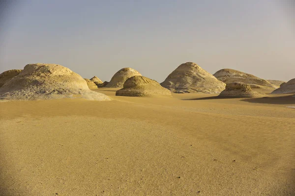 Pouštní Krajina Egyptě Bílá Poušť Egyptě Faráfra Bílé Kameny Žlutý — Stock fotografie