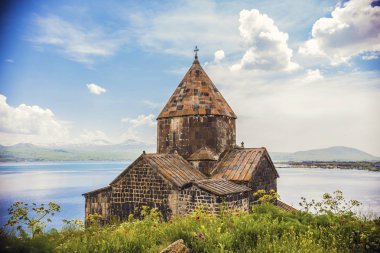 Sevanavank Ermenistan Gegharkunik il, Sevan kasaba çok uzak olmayan Sevan Gölü Kuzeybatı sahilinde bir yarımada üzerinde bulunan manastır bir karmaşık olduğunu.