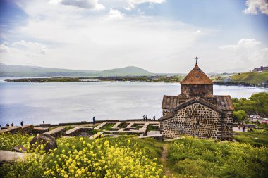 Sevanavank Ermenistan Gegharkunik il, Sevan kasaba çok uzak olmayan Sevan Gölü Kuzeybatı sahilinde bir yarımada üzerinde bulunan manastır bir karmaşık olduğunu.