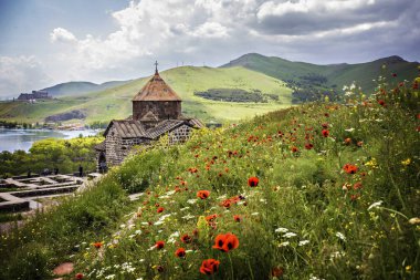 Sevanavank Ermenistan Gegharkunik il, Sevan kasaba çok uzak olmayan Sevan Gölü Kuzeybatı sahilinde bir yarımada üzerinde bulunan manastır bir karmaşık olduğunu.