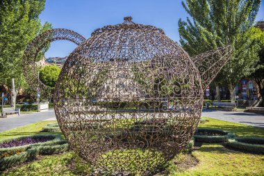 Heykeller dev Çaydanlık, Tel Cascade Sanat Merkezi Park Erivan, Ermenistan