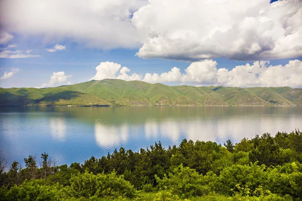 Beautiful View Sevan Lake Turquoise Water Green Hills Sevan Armenia — Stock Photo, Image