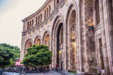 Erivan, Ermenistan - Mayıs 2018: Tarihi Cumhuriyet Meydanı, Merkezi Erivan, Yerevan Marriott hotel downtown, Ermenistan bina