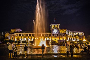Erivan, Ermenistan - Mayıs 2018: Şarkı çeşmeler Yerevan merkezinde Cumhuriyet Meydanı, Yerevan çeşmeler gece, Ermenistan