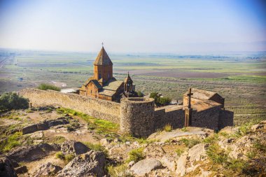Khor Virap, Ermenistan - Haziran 2018: Khor Virap Manastırı Ararat dağı manzaralı, Ermenistan Türk sınırına yakın Ermenistan'da