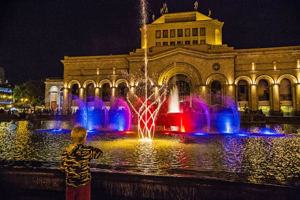 Çeşme Cumhuriyet Meydanı Nda Yerevan Center Yerevan Çeşmeler Gece Ermenistan — Stok fotoğraf