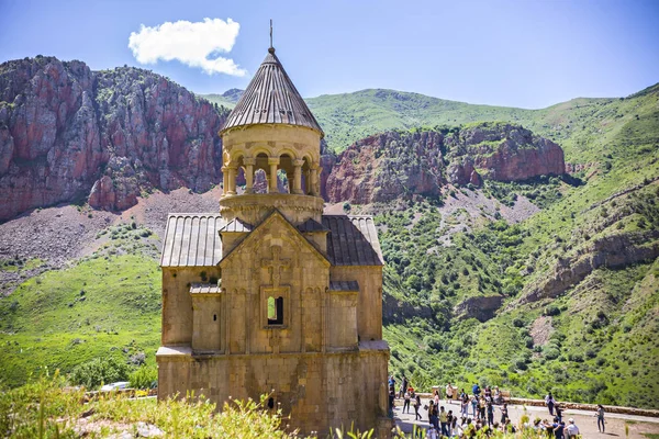 Монастырь Нораванк Армянский Монастырь Века Расположен Узком Ущелье Реки Амагу — стоковое фото