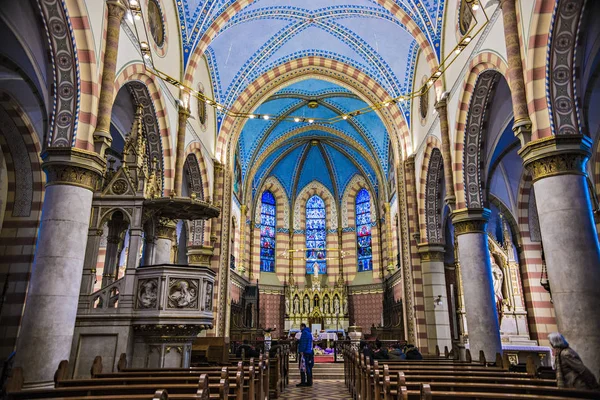 Saraybosna tarihi kent, Bosna-Hersek, Sarajevo, Bosna Hersek - Mart 2018: Kutsal Kalp Katedrali. Katedral iç Saraybosna, Bosna Hersek için