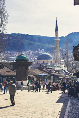 İnsanlar Sebilj Çeşme güvercin kare, Bascarsija'da çeyreğinde, Saraybosna