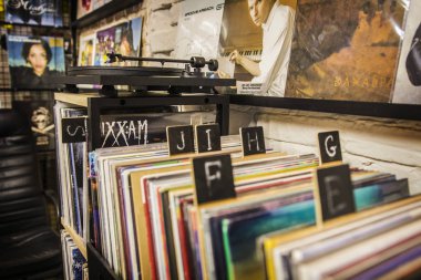 Kiev, Ukrayna vinil dükkanı. Lp vinil kayıtlar müzik dükkanı Kiev, Ukrayna satışında topluluğu