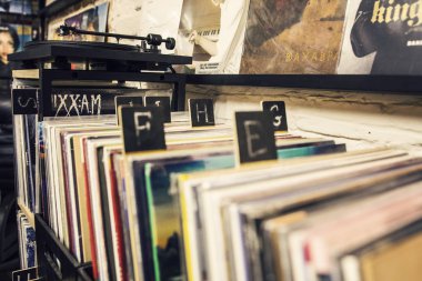Kiev, Ukrayna vinil dükkanı. Lp vinil kayıtlar müzik dükkanı Kiev, Ukrayna satışında topluluğu