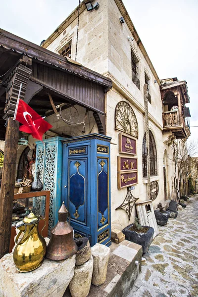 土耳其奥塔希萨尔 2018年12月 土耳其卡帕多西亚奥塔希萨尔镇的古董店 在土耳其市场上出售的旧复古家具和内饰元素 土耳其阿纳托利亚 — 图库照片