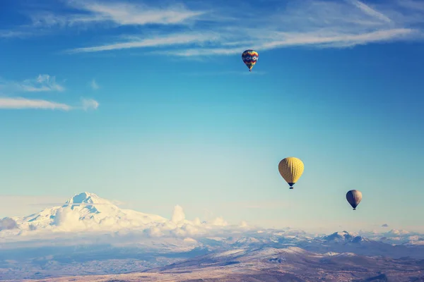 Göreme Turcja Grudzień 2018 Balonów Ogrzane Powietrze Powietrzu Nad Park — Zdjęcie stockowe