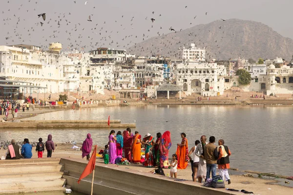 Pushkar Indie Prosinec 2015 Indické Lidé Navštěvující Pushkar Svaté Jezero — Stock fotografie