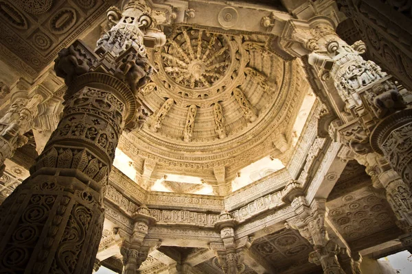 Ranakpur Indie Prosinec 2015 Jain Mramorový Chrám Ranakpur Rajasthan Indie — Stock fotografie