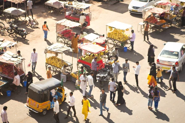Hyderabad India Grudnia 2015 Zatłoczona Ulica Pobliżu Charminar Hyderabadzie Telangana — Zdjęcie stockowe