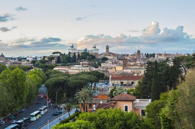 Rome, İtalya - 2018 olabilir: Muhteşem günbatımı portakal Bahçe (Jardin de los naranjos), güzel bir Roma kenti, İtalya görüntülemek