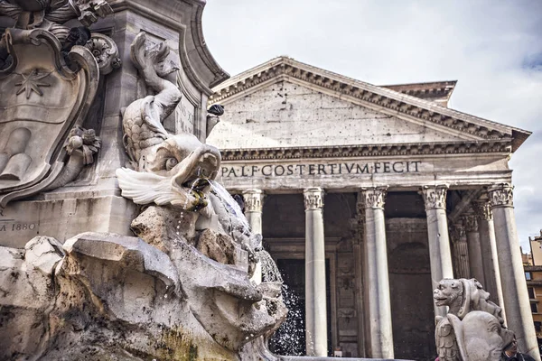 Rome Italie Mai 2018 Fontaine Italienne Traditionnelle Près Panthéon Dans — Photo