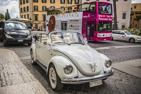 Rome Italy June 2018 White Vintage Cabriolet Wedding Car Street — Stock Photo, Image