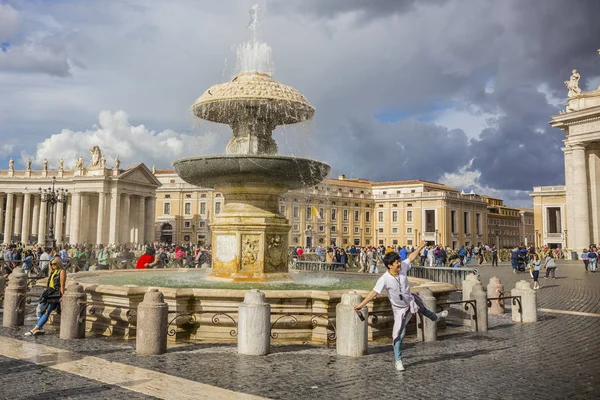 Vatican Juin 2018 Fontaine Place Saint Pierre Dans Cité Vatican — Photo