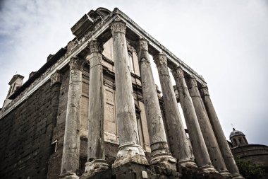 Rome, İtalya - Haziran 2018: Antik sütunlar Roma Forumu (Foro Romano). Antik Roma kenti, İtalya