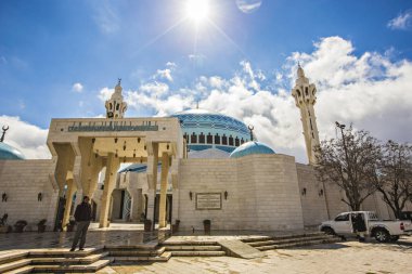 Amman, Ürdün - Mart 2019: Kral Abdullah Camii Önden Görünüm güneşli, Jordan