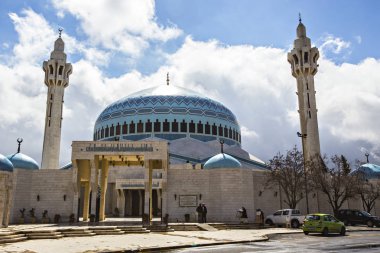 Amman, Ürdün - Mart 2019: Kral Abdullah Camii Önden Görünüm güneşli, Jordan