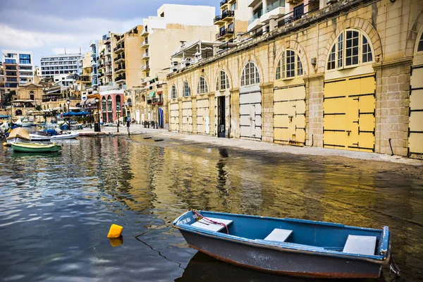 Sliema Malta September 2018 Båtar Och Yachter Vattnet Sliema Bay — Stockfoto