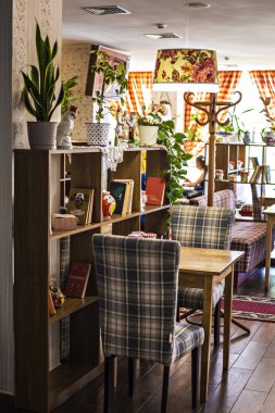 Ukrayna 'nın Kiev kentindeki geleneksel kafenin rahat ev tarzı.