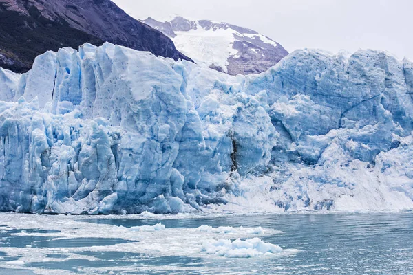 佩里托 莫尔诺冰川在洛斯冰川国家公园在巴塔哥尼亚 阿根廷 蓝冰冰川 古代冰 卡拉法特 巴塔哥尼亚 — 图库照片