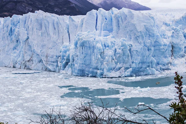 Jégbarlang Kilátás Perito Moreno Gleccserre Los Gleccserek Nemzeti Parkban Patagónia — Stock Fotó