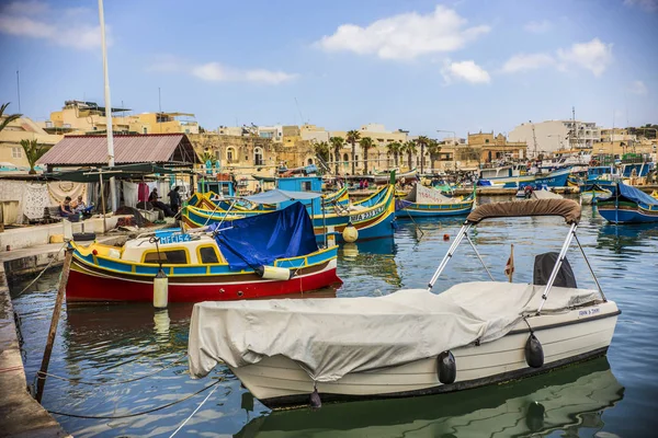 Marsaxlokk Malta Září 2018 Barevné Čluny Maltské Rybářské Vesnici Marsaxlokk — Stock fotografie