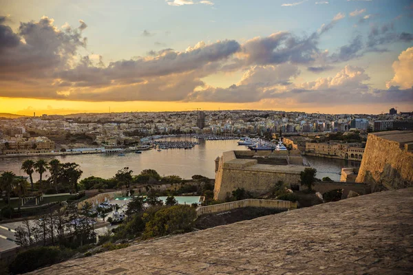 Valletta Malta Wrzesień 2018 Zapierający Dech Piersiach Zachód Słońca Nad — Zdjęcie stockowe