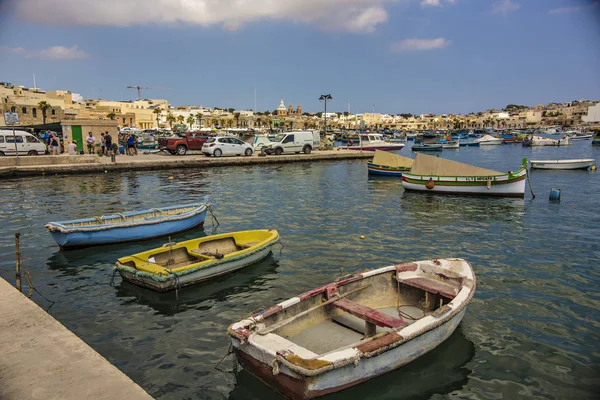 Marsaxlokk Malta Září 2018 Barevné Čluny Maltské Rybářské Vesnici Marsaxlokk — Stock fotografie