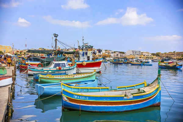 Marsaxlokk Malta September 2018 Färgglada Båtar Maltesiska Fiskebyn Marsaxlokk Malta — Stockfoto