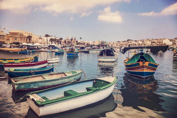 Marsaxlokk Malta Září 2018 Barevné Čluny Maltské Rybářské Vesnici Marsaxlokk — Stock fotografie