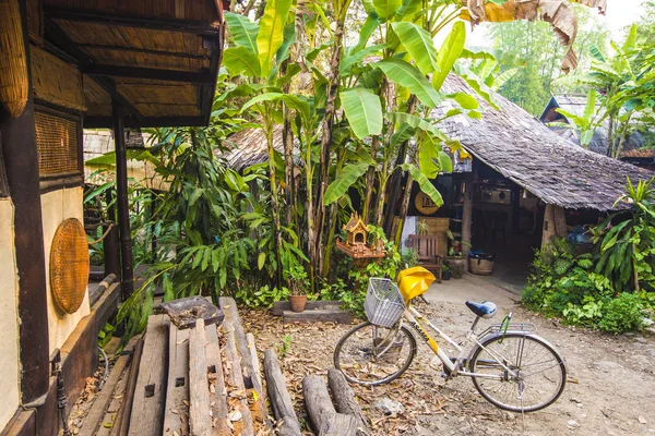 Luang Prabang Laos März 2019 Traditionelle Laotische Villa Tropischen Garten — Stockfoto