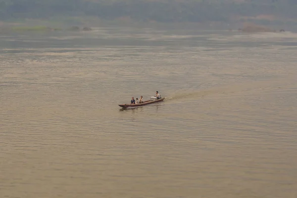 Luang Prabang Laos April 2019 Long Boat Mekong River Sunset — Stock Photo, Image