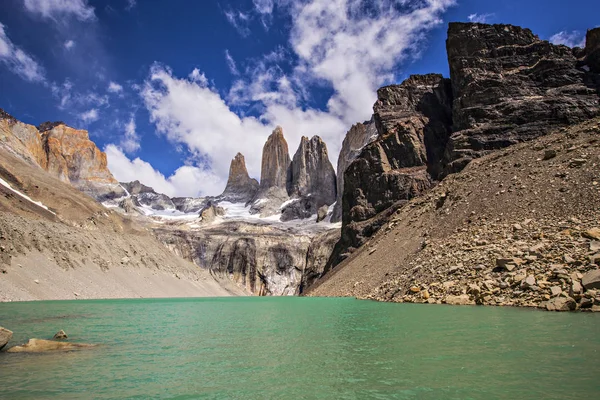 파타고니아 칠레의 토레스 파이네 국립공원 토레스 산맥의 청록색 파타고니아 칠레나 — 스톡 사진