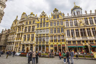 Grand Place 'deki İnsanlar (Grote Markt), Brüksel, Belçika