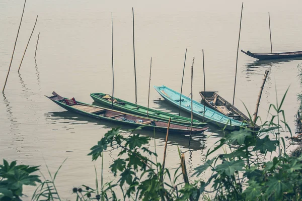 Barcos Largos Tradicionales Río Mekong Luang Prabang Asia Sudoriental Laos —  Fotos de Stock