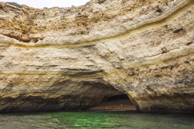 Lagos, Portekiz-Temmuz 2019: Binagil Grotto, Algarve
