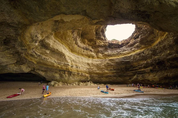 Lagos Portugal Juli 2019 Personer Med Sup Styrelser Och Kajaker — Stockfoto