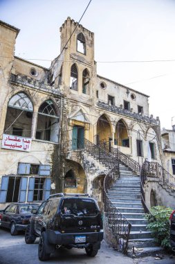 Tripoli, Lübnan-Ekim 2018: eski terk edilmiş bina, Trablus eski kentinde merdiven ile fabrika, Lübnan