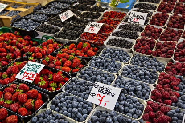 Wroclaw Poland August 2019 Fruits Berries Vegetables Wrocaw Market Hall — Stockfoto