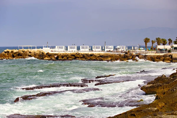 Beyrut, Lübnan - Ekim 2018: Beyrut liman manzarası, Al Manara, Lübnan